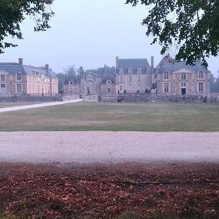 F2 Au Pied Du Chateau Et A 15Min De Center Parc La Ferté-Saint-Aubin Exterior photo