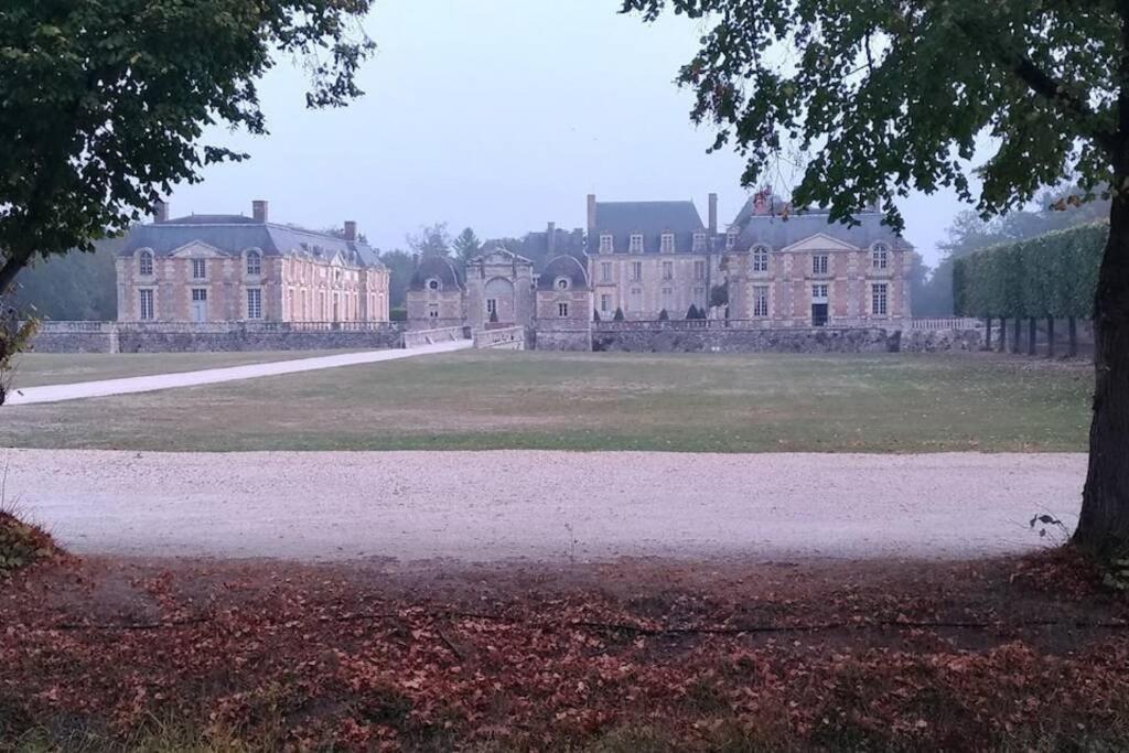 F2 Au Pied Du Chateau Et A 15Min De Center Parc La Ferté-Saint-Aubin Exterior photo